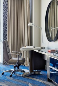 The Daytona, Autograph Collection