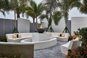 The Daytona, Autograph Collection