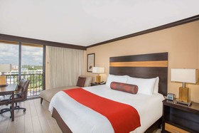 Wyndham Deerfield Beach Resort