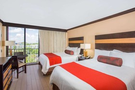 Wyndham Deerfield Beach Resort
