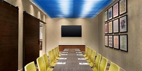 Holiday Inn Express & Suites Deland South