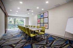 Holiday Inn Express & Suites Deland South