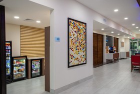 Holiday Inn Express & Suites Deland South