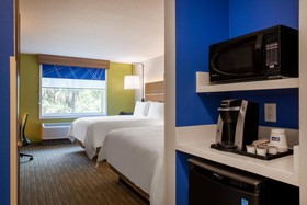 Holiday Inn Express & Suites Deland South