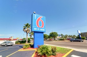 Motel 6 Destin