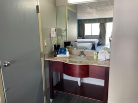 Village Inn Hotel
