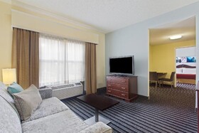 Holiday Inn Express & Suites Clearwater North - Dunedin