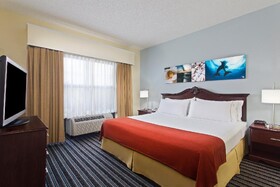 Holiday Inn Express & Suites Clearwater North - Dunedin