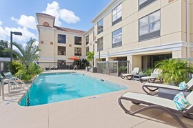 Holiday Inn Express & Suites Clearwater North - Dunedin