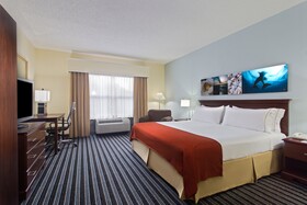 Holiday Inn Express & Suites Clearwater North - Dunedin