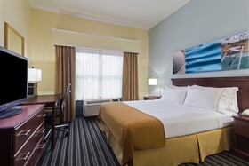 Holiday Inn Express & Suites Clearwater North - Dunedin