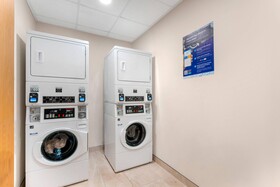 The J Hotel Dunedin Clearwater, an Ascend Collection Hotel