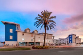 The J Hotel Dunedin Clearwater, an Ascend Collection Hotel