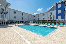 The J Hotel Dunedin Clearwater, an Ascend Collection Hotel