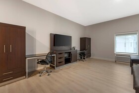 The J Hotel Dunedin Clearwater, an Ascend Collection Hotel