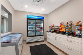 The J Hotel Dunedin Clearwater, an Ascend Collection Hotel