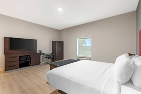 The J Hotel Dunedin Clearwater, an Ascend Collection Hotel