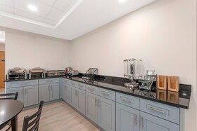 The J Hotel Dunedin Clearwater, an Ascend Collection Hotel