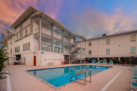 The J Hotel Dunedin Clearwater, an Ascend Collection Hotel