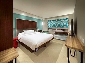Tru by Hilton Florida City
