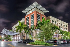 CAMBRiA Fort Lauderdale Airport South & Cruise Port