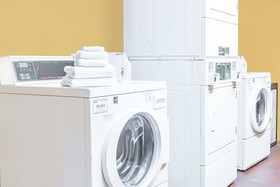 Days Inn by Wyndham Fort Lauderdale-Oakland Park Airport N