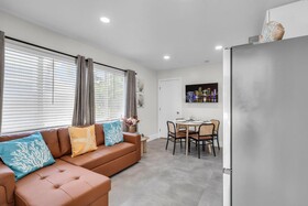 Galleria Apartments by Lowkl