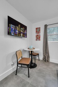 Galleria Apartments by Lowkl