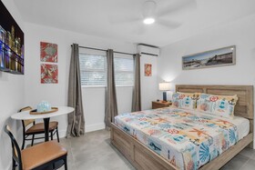 Galleria Apartments by Lowkl