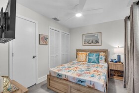 Galleria Apartments by Lowkl