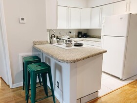 Galleria Apartments by Lowkl