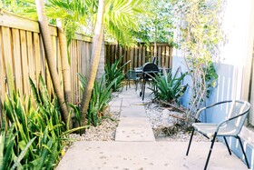 Galleria Apartments by Lowkl