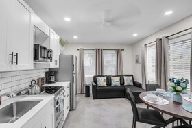 Galleria Apartments by Lowkl