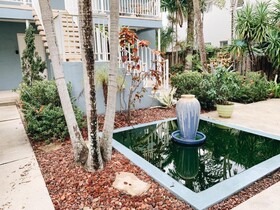 Galleria Apartments by Lowkl