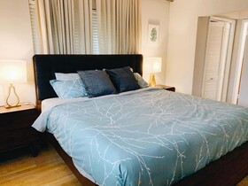 Galleria Apartments by Lowkl