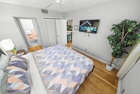 Galleria Apartments by Lowkl