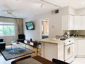 Galleria Apartments by Lowkl