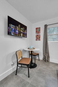 Galleria Apartments by Lowkl