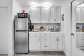 Galleria Apartments by Lowkl