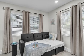 Galleria Apartments by Lowkl