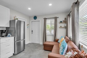 Galleria Apartments by Lowkl