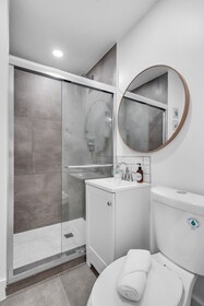 Galleria Apartments by Lowkl