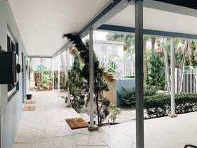 Galleria Apartments by Lowkl