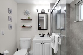 Galleria Apartments by Lowkl