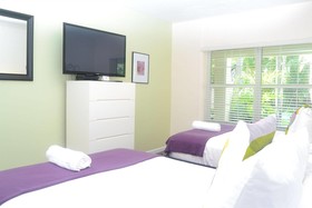 Grand Palm Plaza - Gay Men's Resort