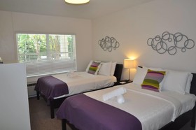 Grand Palm Plaza - Gay Men's Resort