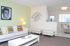 Grand Palm Plaza - Gay Men's Resort