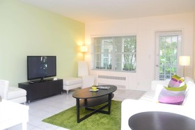 Grand Palm Plaza - Gay Men's Resort