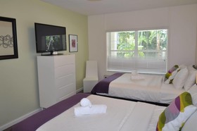 Grand Palm Plaza - Gay Men's Resort