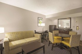 La Quinta Inn & Suites by Wyndham Fort Lauderdale Tamarac
